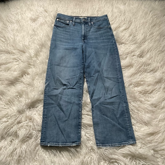 Madewell Slim Wide-Leg Crop Jeans in Reggie Wash - Picture 2 of 6